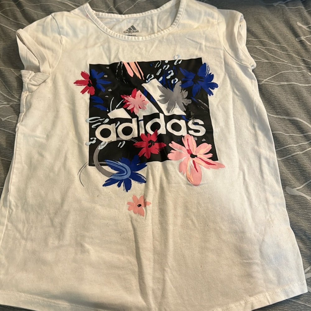 Girls adidas t- shirt